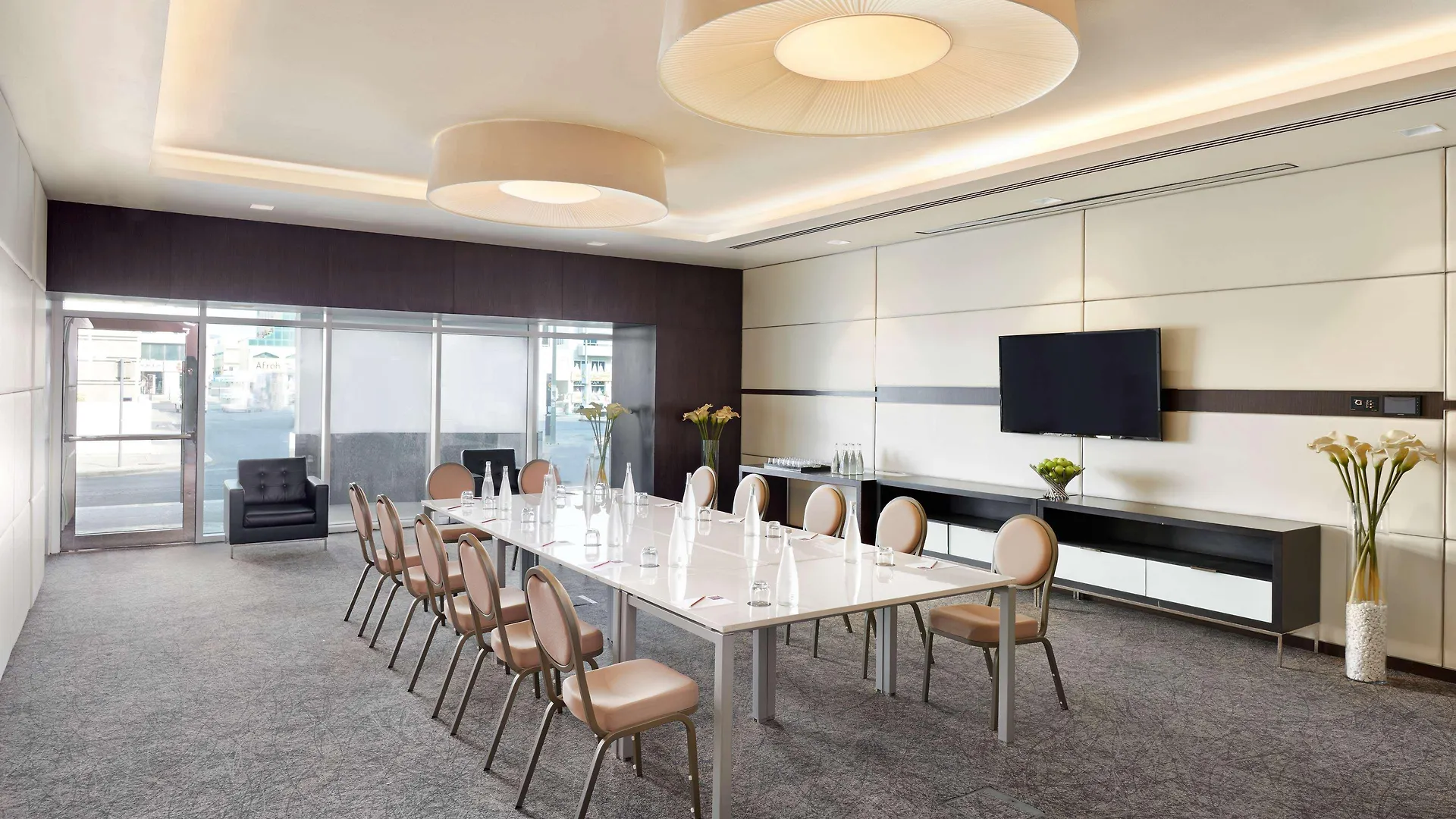 Hyatt Place Dubai Al Rigga 4*,
