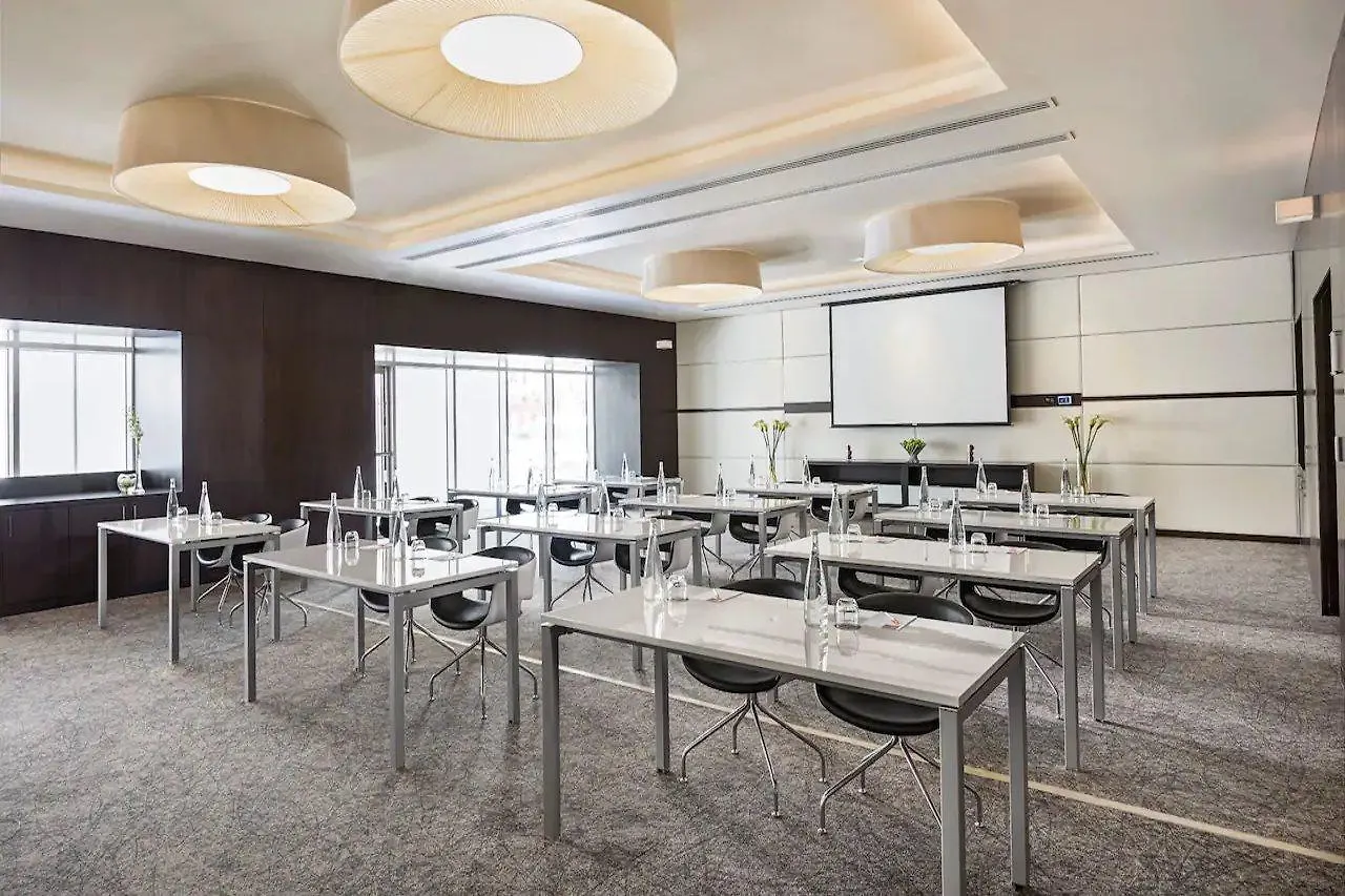 Hyatt Place Dubai Al Rigga 4*,